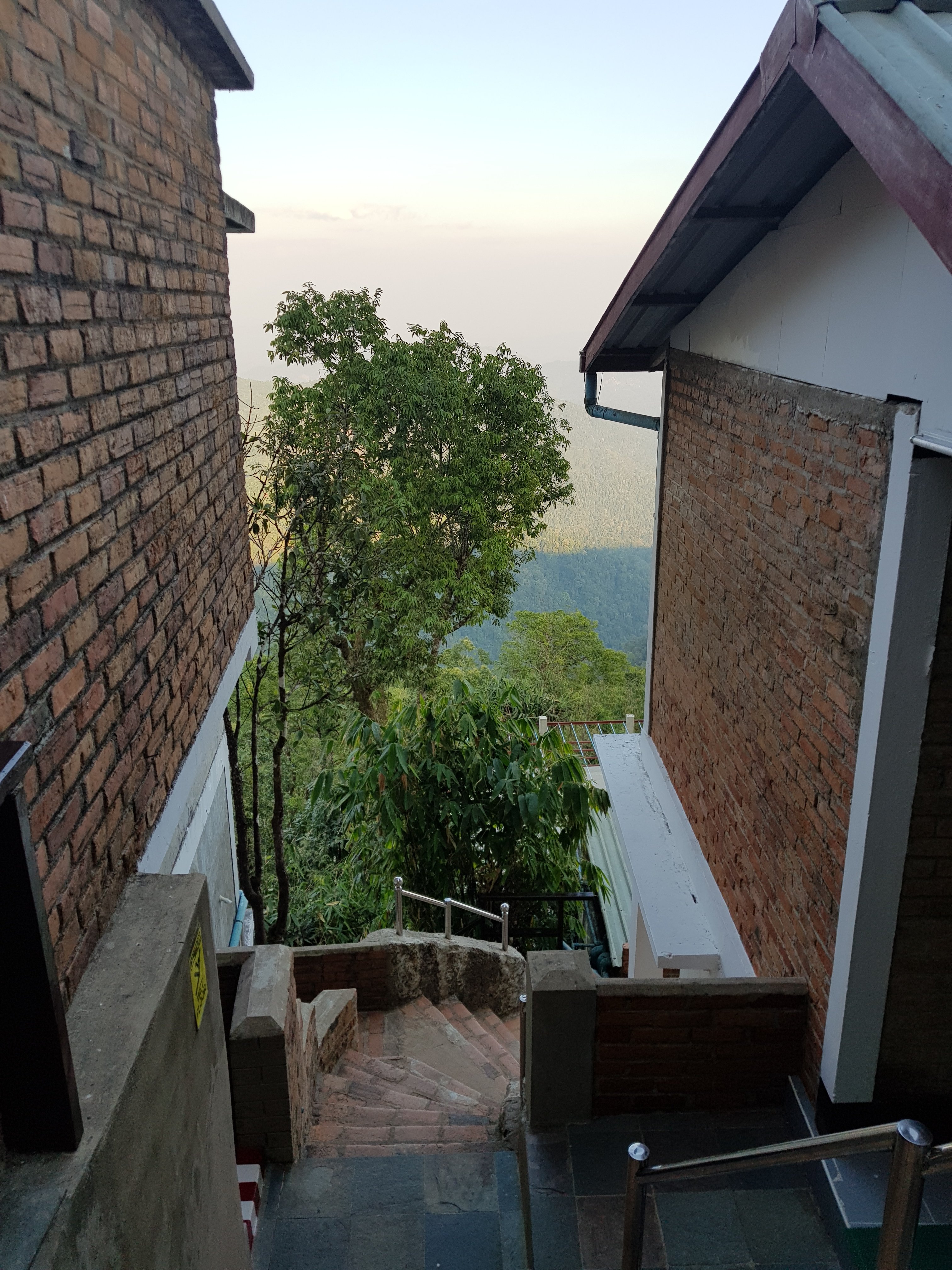 Mountain Top Hotel-浴室