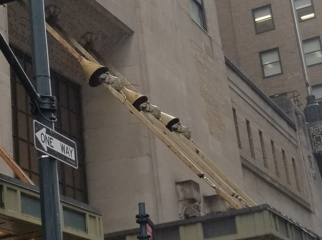 Graybar Electric Building (Graybar Rats)-纽约市必去景点