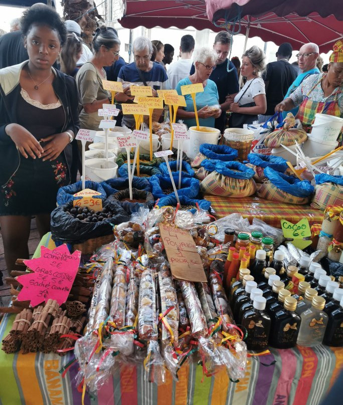 Marche Nocturne de Saint Francois-Saint Francois必去景点