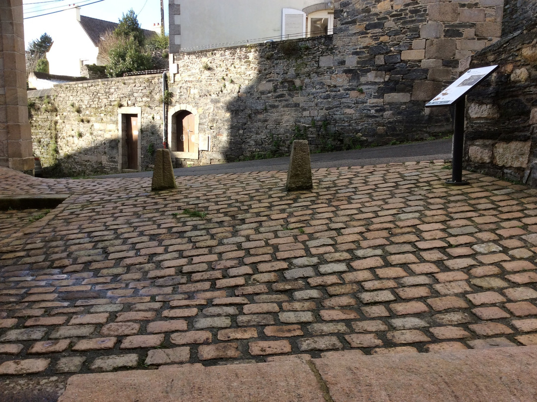 La Fontaine Des Carmelites