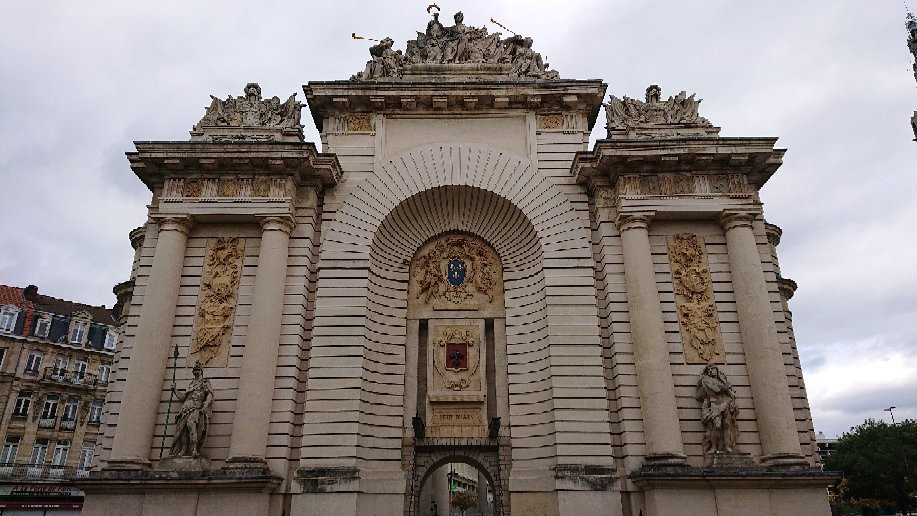 Porte de Paris-里尔必去景点