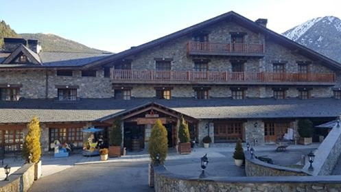 Hotel Os de Civis主图