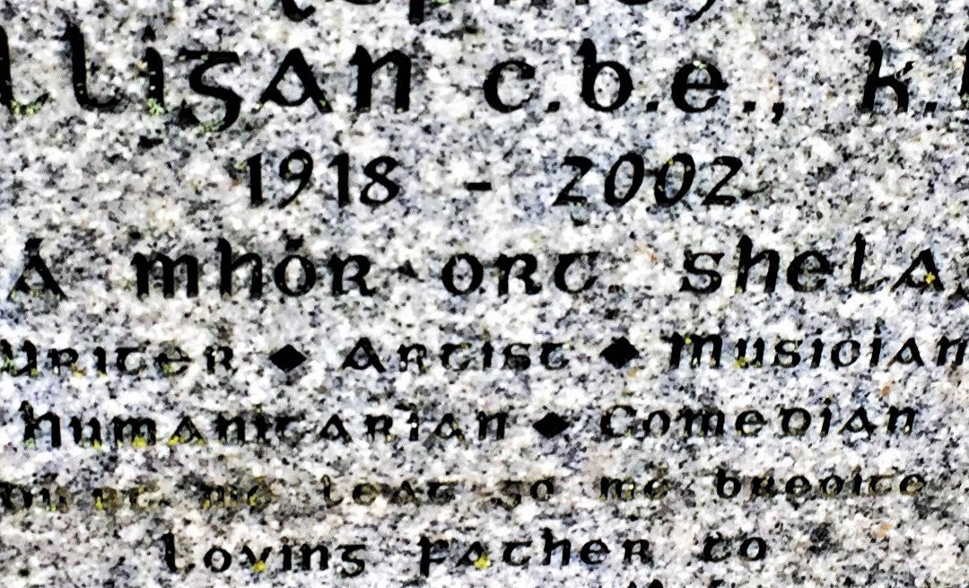 Spike Milligan's Gravestone景点图片