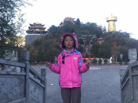 五凤山赛马场-香格里拉县必去景点