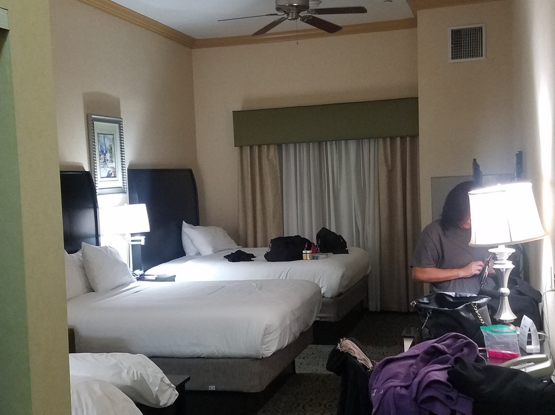 Holiday Inn Express & Suites Bakersfield Central by IHG主图