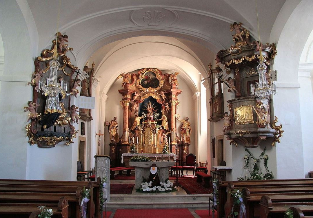 Kirche Kloch-Kloch必去景点