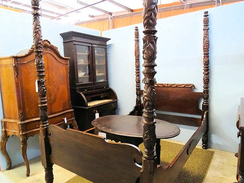 Second Chances Antiques & Treasures-克拉克斯维尔必去景点