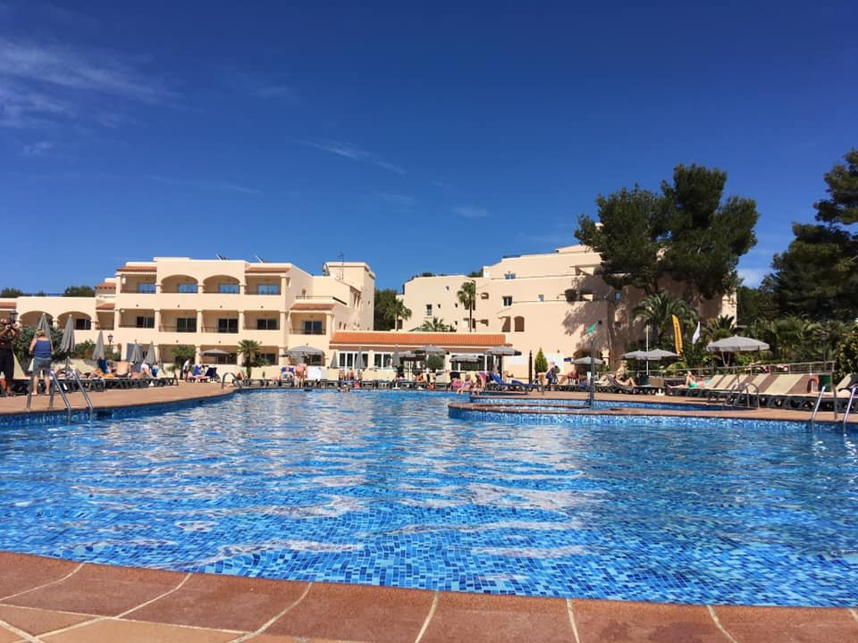 Invisa Hotel Club Cala Blanca主图