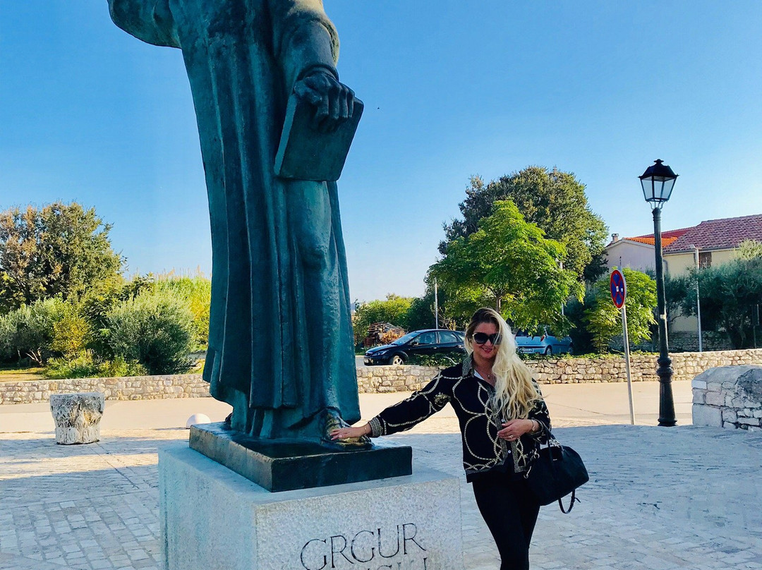 Grgur Ninski Statue-Varazdin必去景点