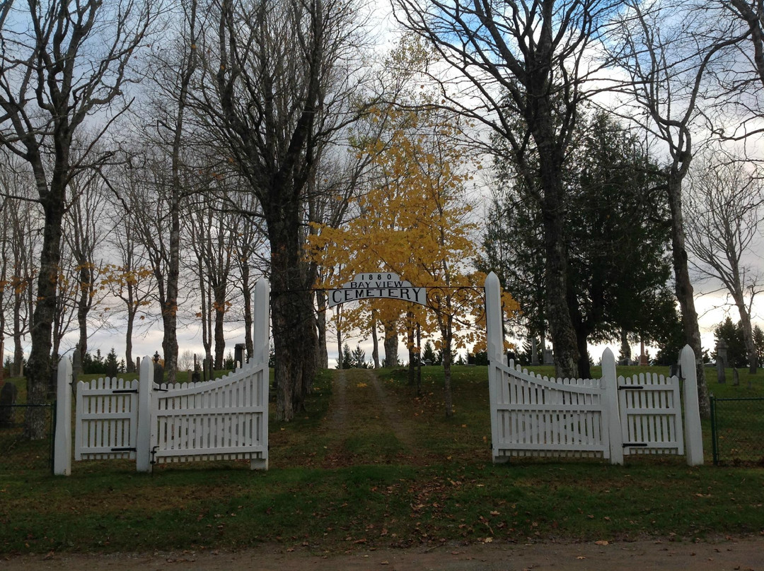 Bay View Cemetery景点图片