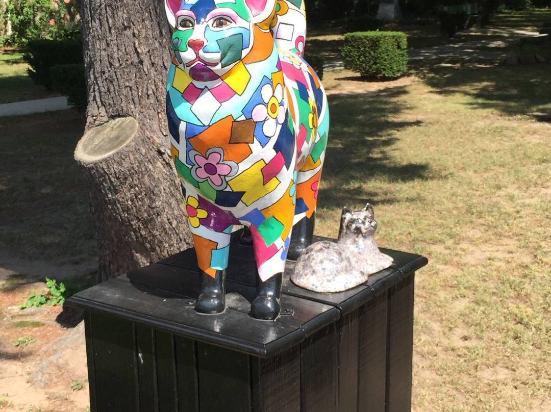Sculpture for Leonia景点图片
