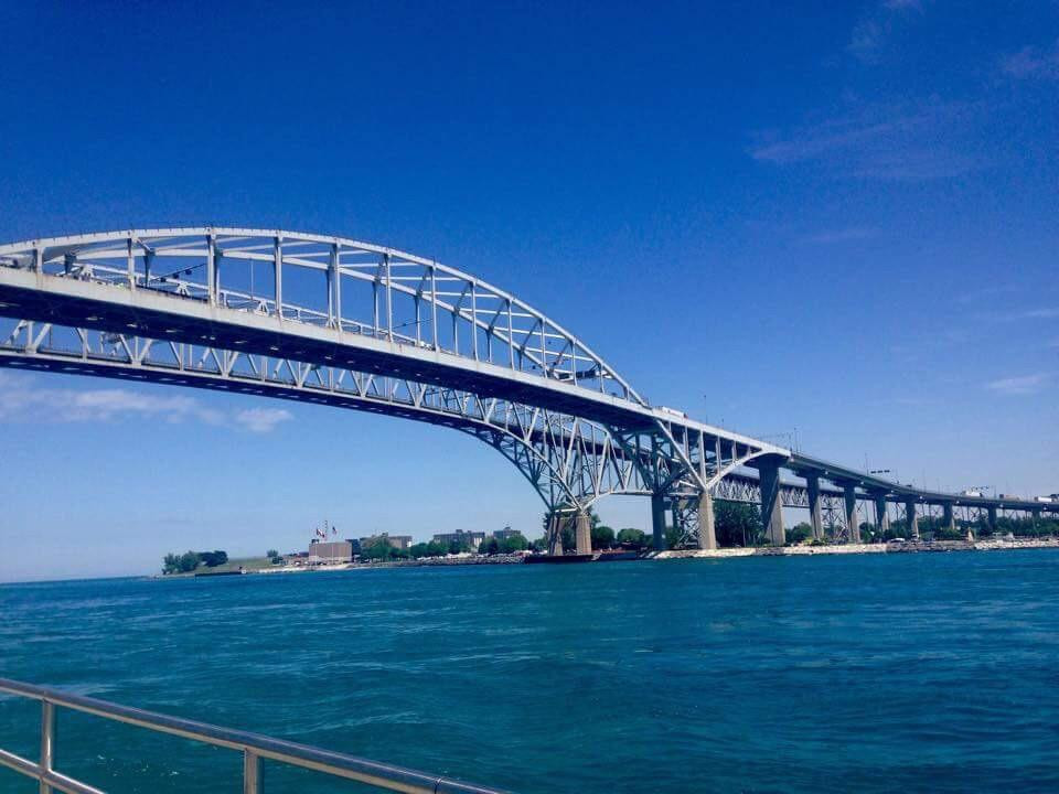 Blue Water Bridge景点图片