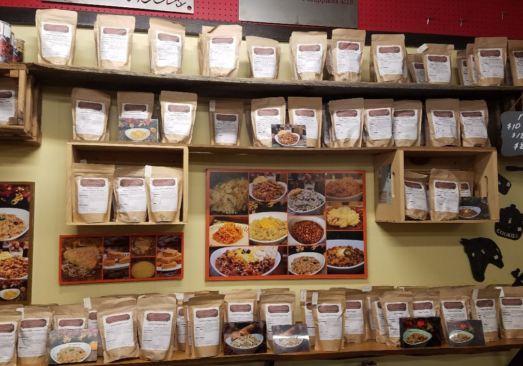 Trenton旅游景点-Uncle Lar's Outpost