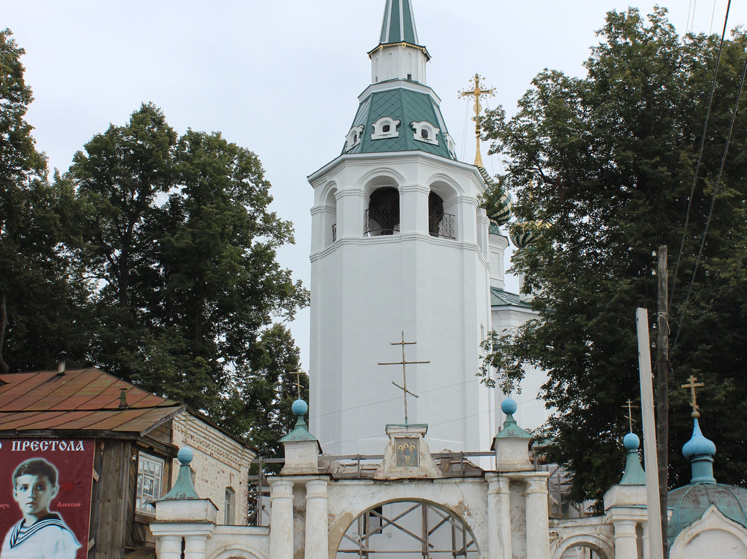 Temple Complex of Trinity Church and Vvedenskaya Church-Kholuy必去景点