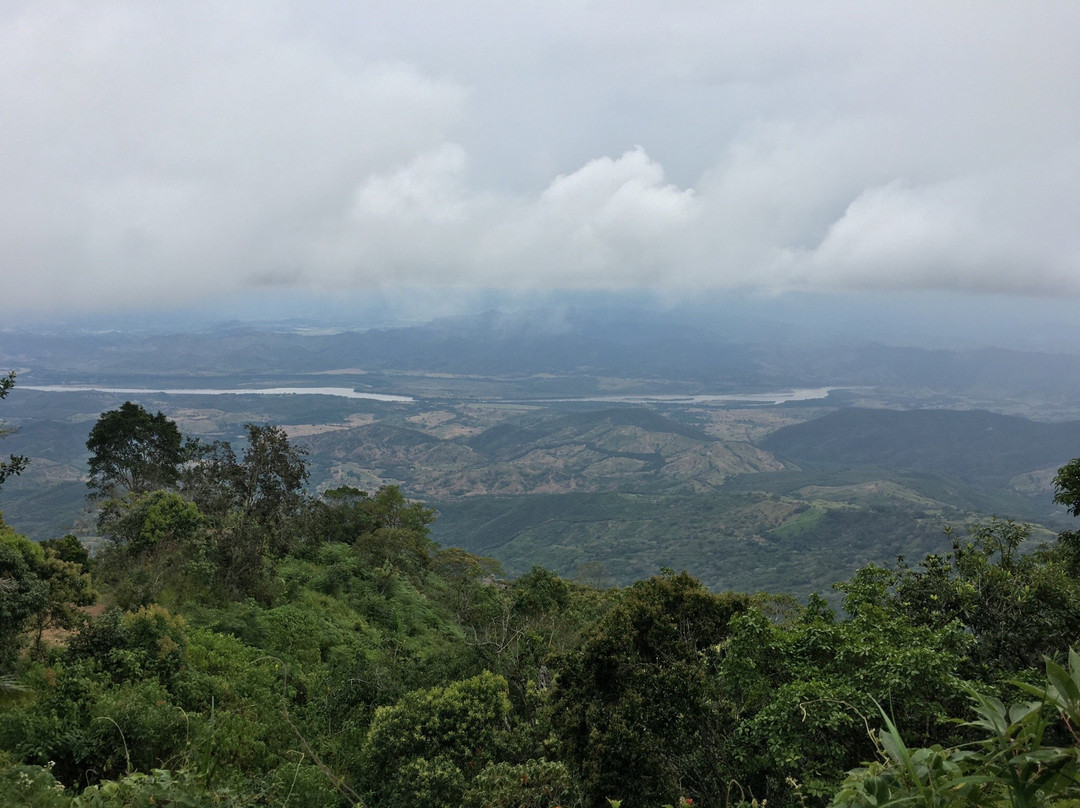 Mirador De La Piedra Capira景点图片