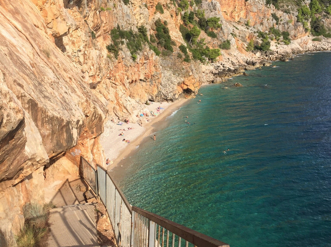Pasjaca Beach景点图片