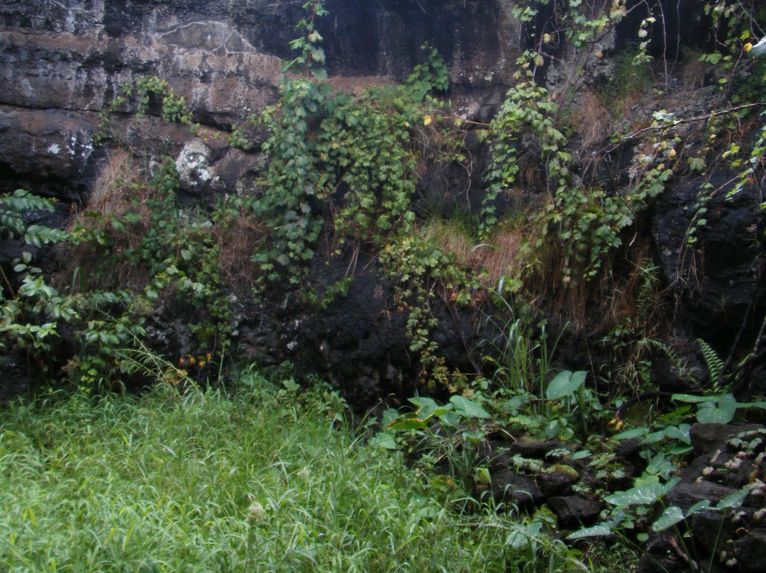 Ana Te Pahu-复活节岛必去景点