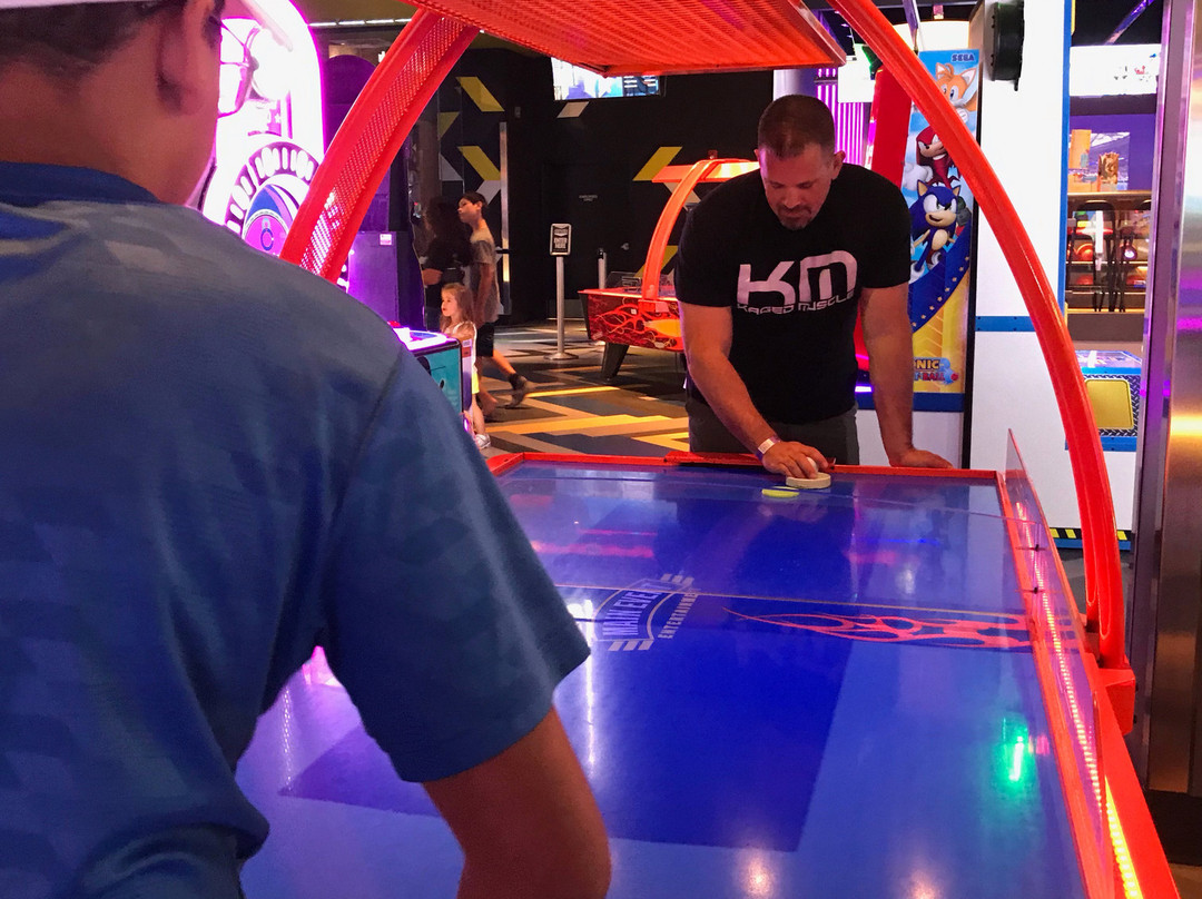 Main Event Entertainment-纽瓦克必去景点