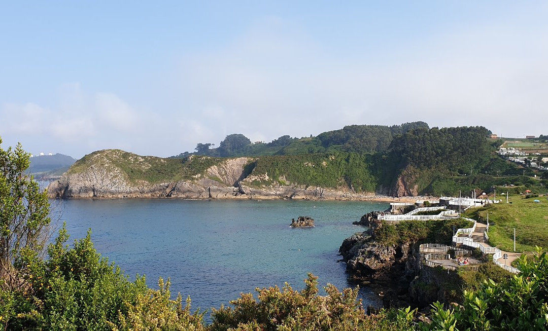 Playa De Carranques景点图片