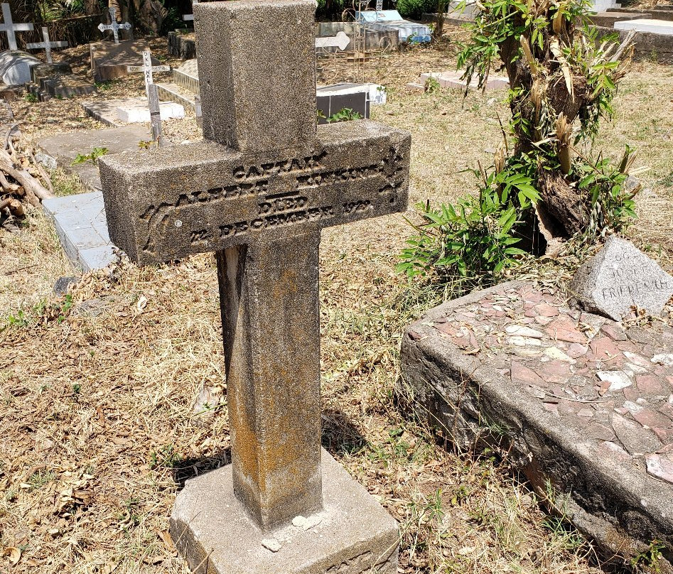 European Cemetery-姆万扎必去景点