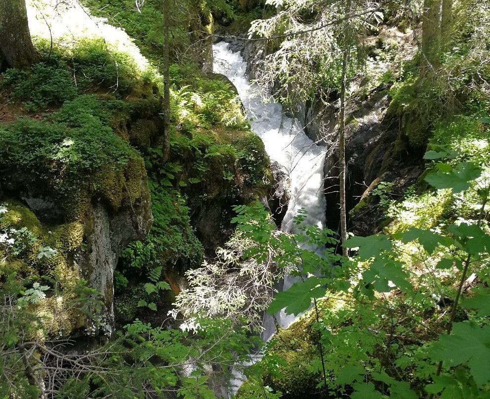 Cascade de Combe Noire景点图片