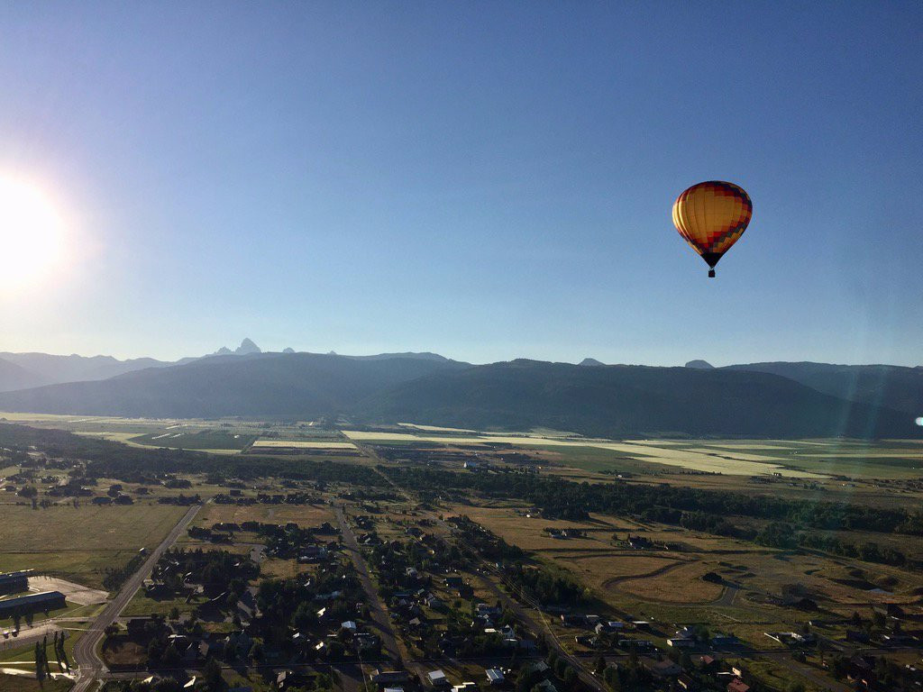 Elevated Ballooning景点图片