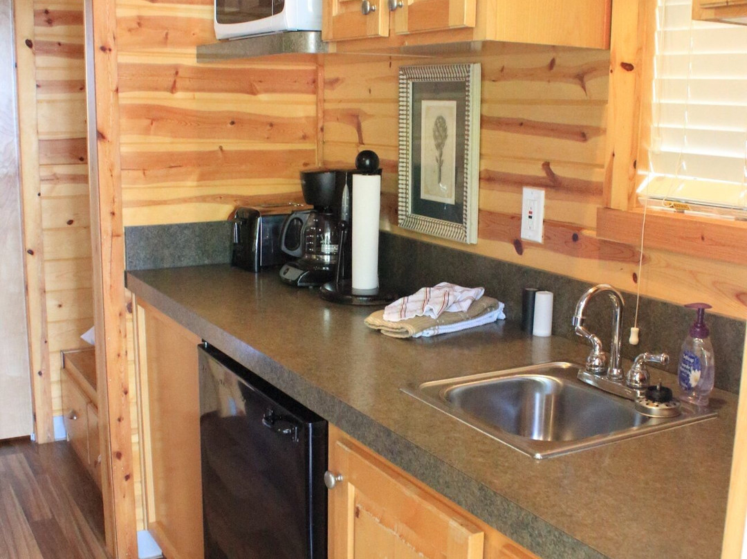 Robin Hood Village Resort主图