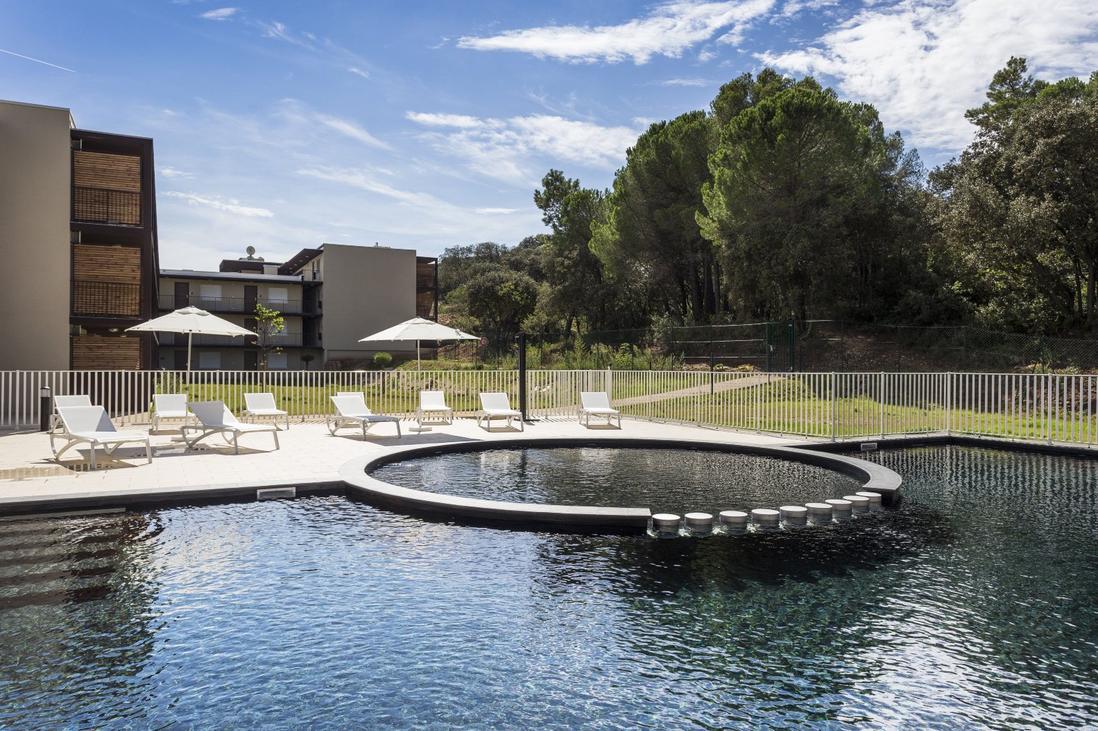 瑞斯德酒店 - 加尔桥公寓-官方