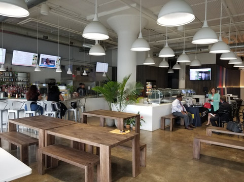 卡尼餐馆和美食-Dry Dock Bistro