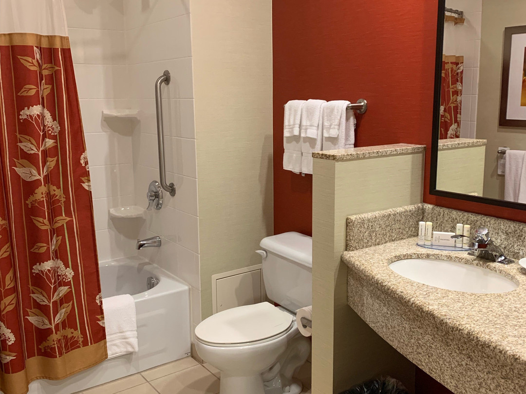 渥太华东万怡酒店主图