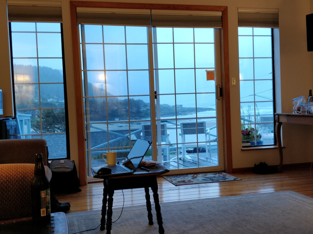 Ocean Cove Inn主图