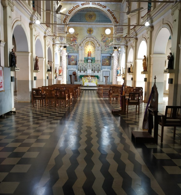 St. Lawrence Church景点图片