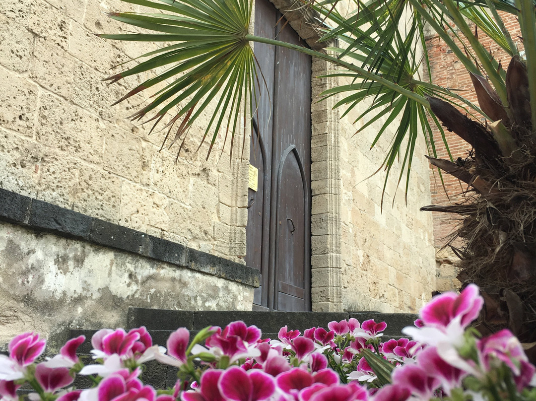 Chiesa di  Santa Chiara-奥里斯塔诺省必去景点
