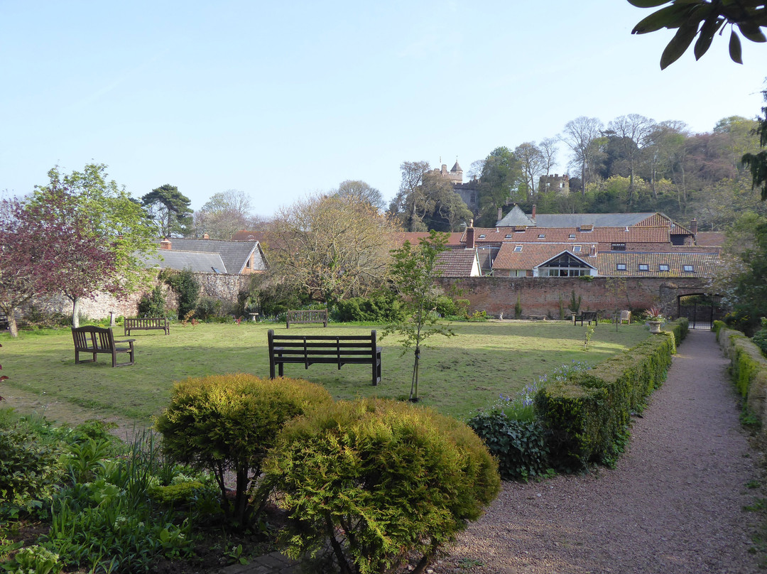 Dunster Village Garden景点图片