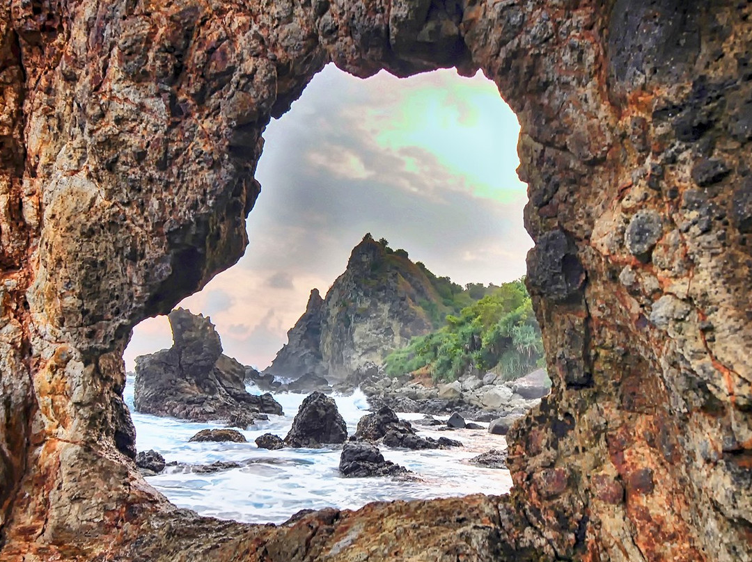 Watu Lumbung Beach景点图片