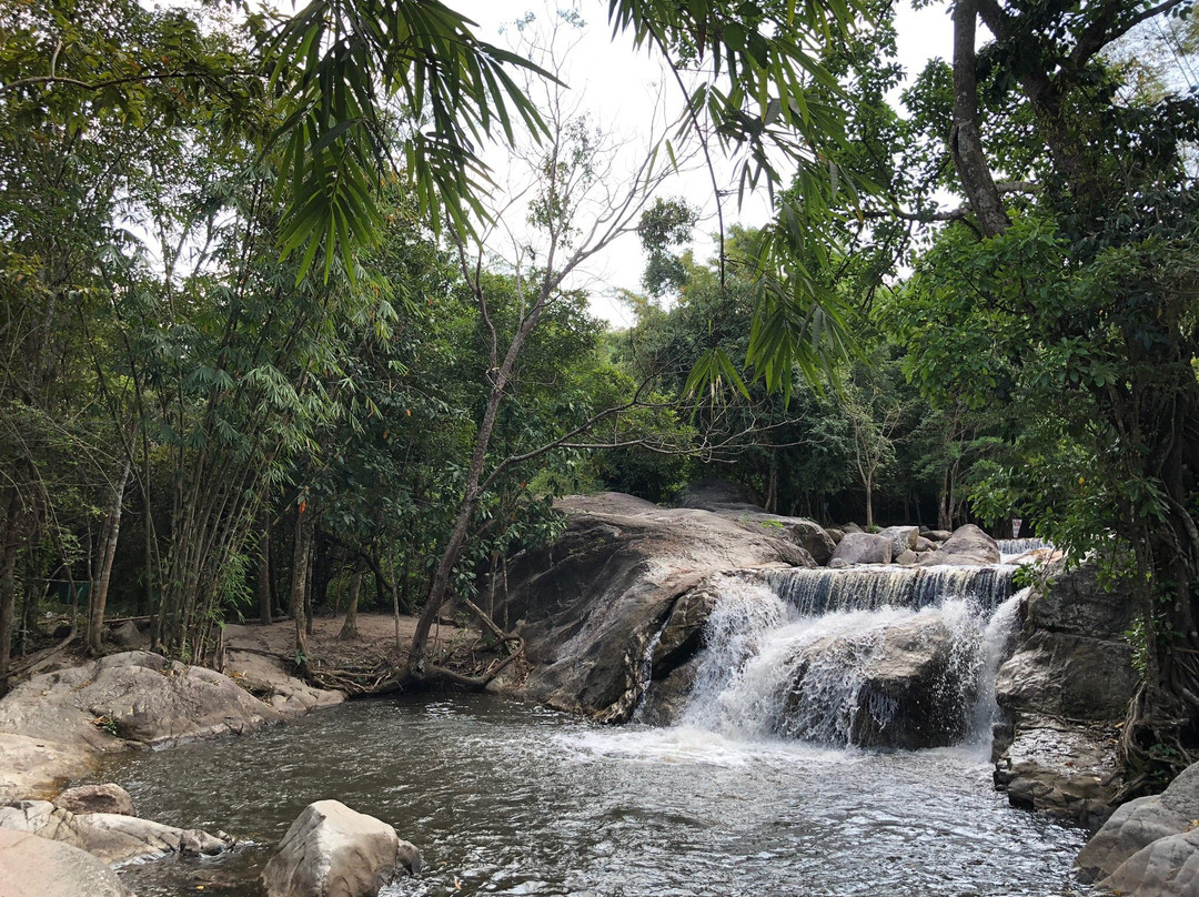 Kao Chon Waterfall景点图片