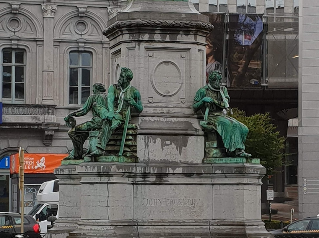 Place du Luxembourg-伊克塞尔必去景点