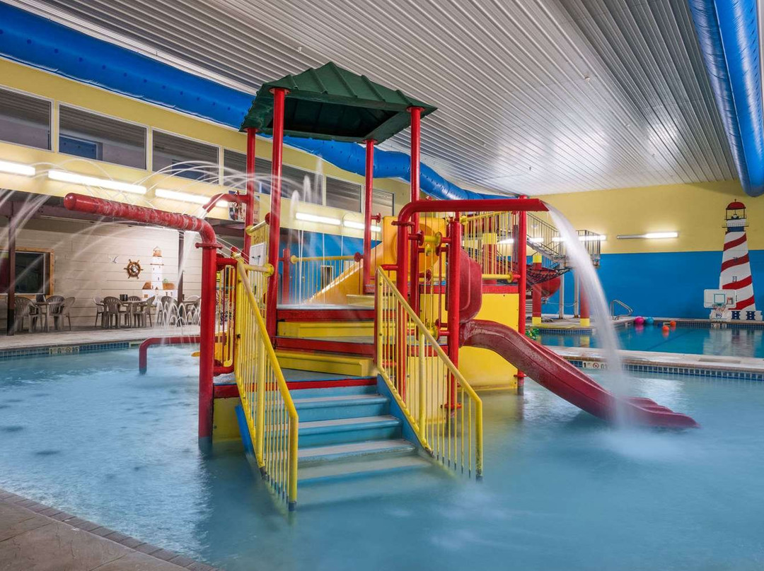 Days Inn Hotel & Governors' Waterpark, RV Park & Fitness Center主图