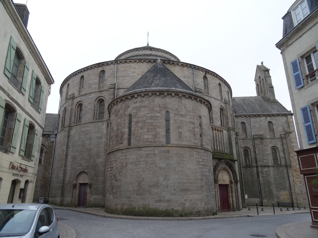 Abbaye Sainte-Croix-朗布依埃必去景点