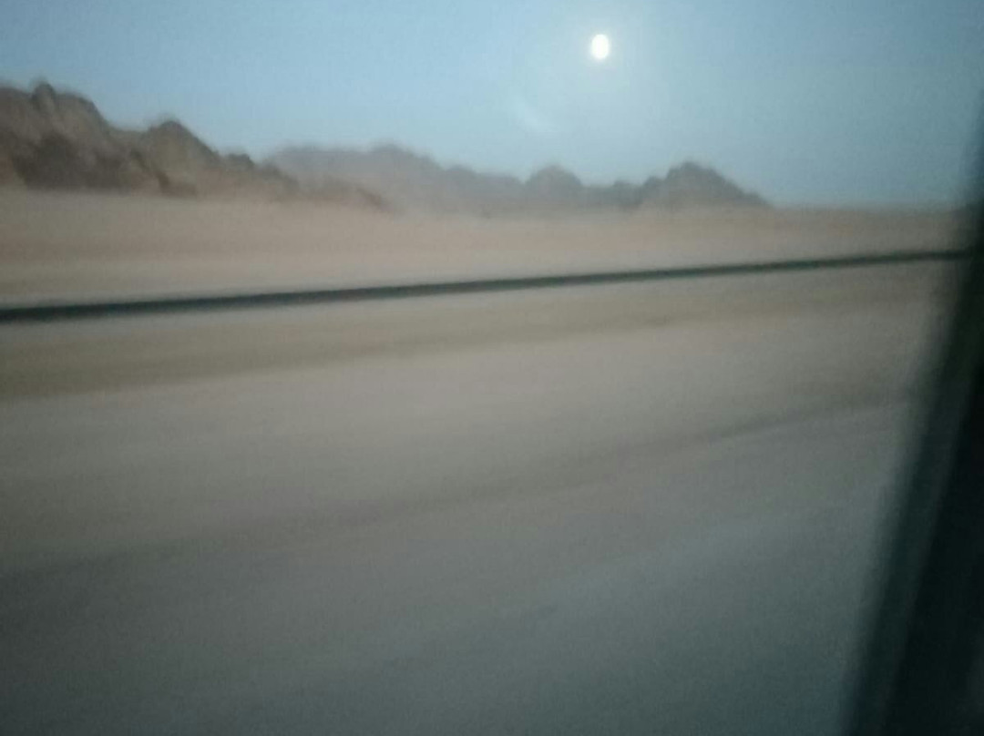 Sandana Sandboarding-达哈卜必去景点