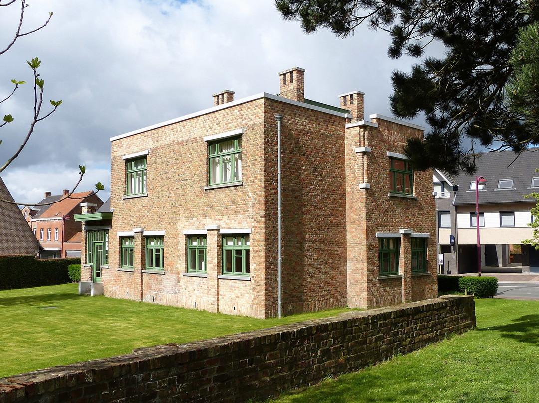 Onze-Lieve-Vrouwekerk, Zonnebeke景点图片