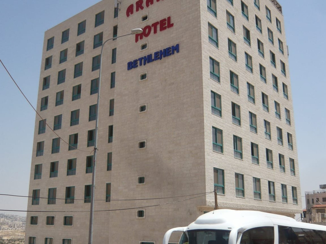 亚拉腊酒店主图