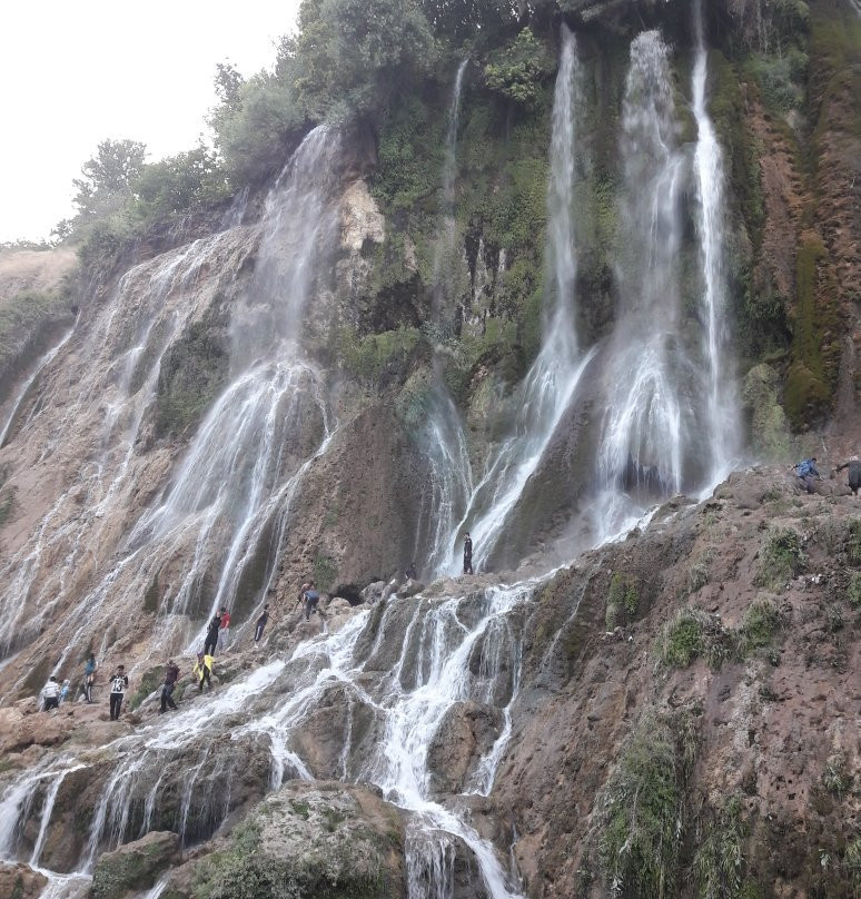 Bisheh Waterfall景点图片