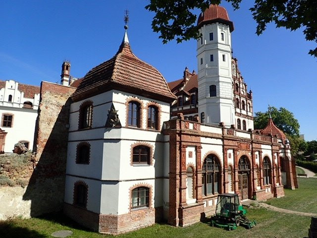 Schloß Basedow景点图片