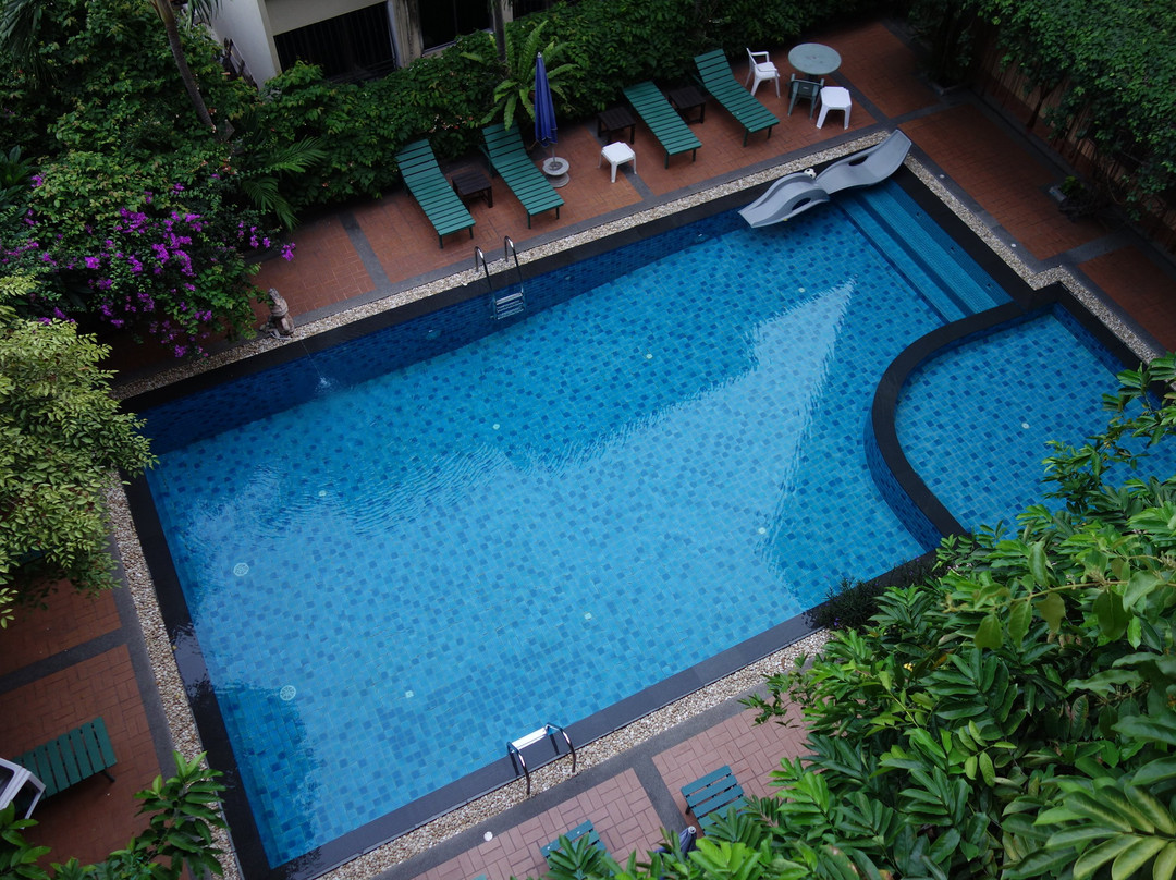 欧佩普莱斯酒店主图