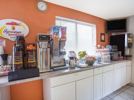 Super 8 by Wyndham Salem VA主图