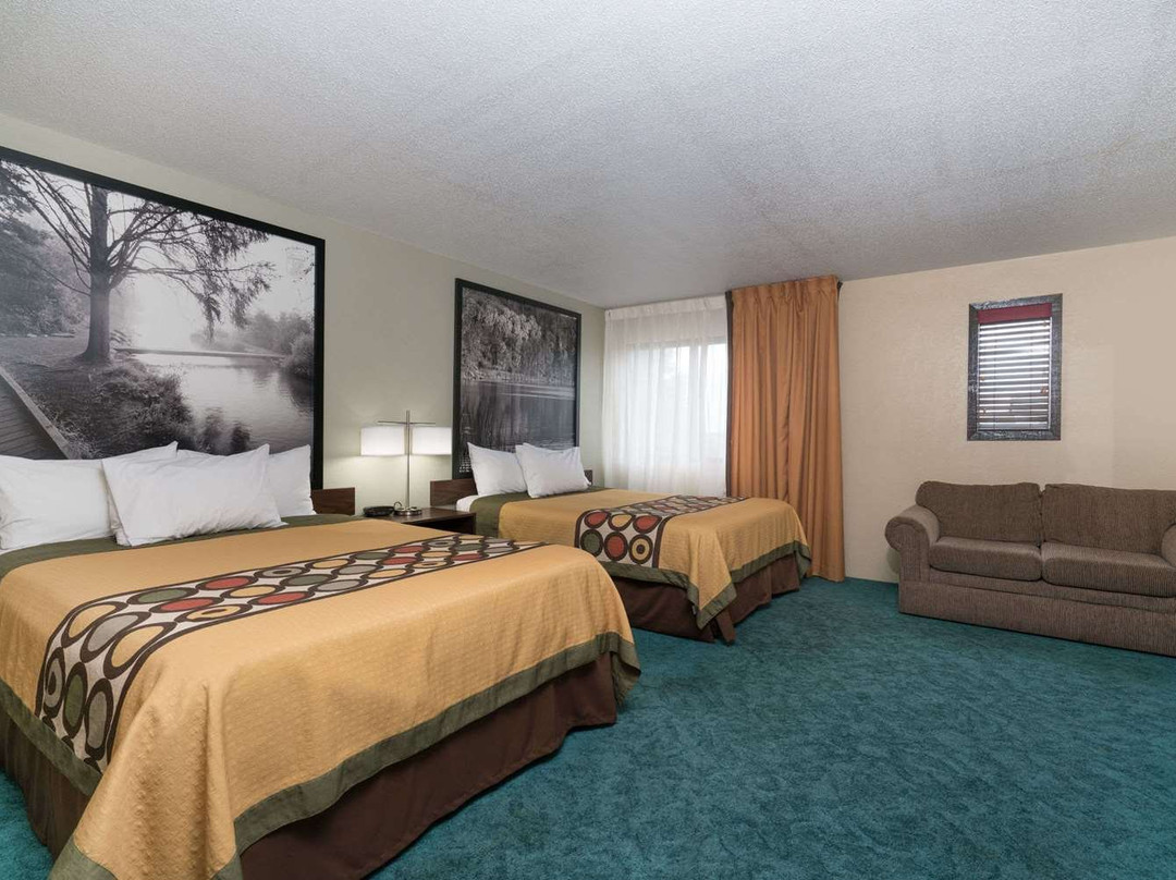 Super 8 by Wyndham Alexandria MN主图