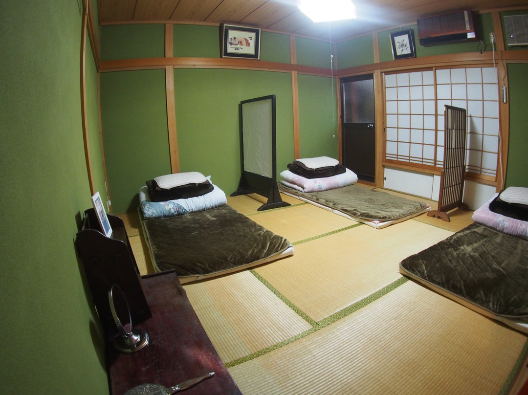 Ozu Shiromachi Guest House