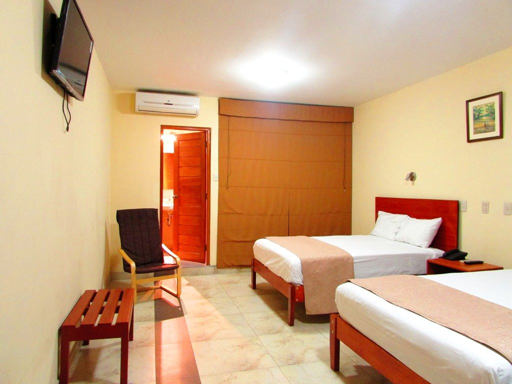 Palau Amazonas Hotel主图