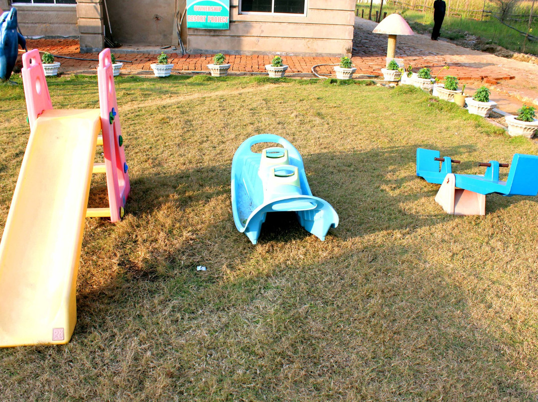 OYO 46316 Hotel Mandar Queen Retreat主图